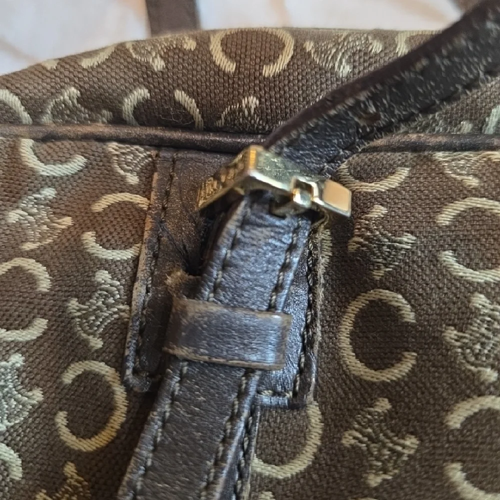 Vintage Celine Tote Handbag in Brown and Cream - Picture 9 of 11